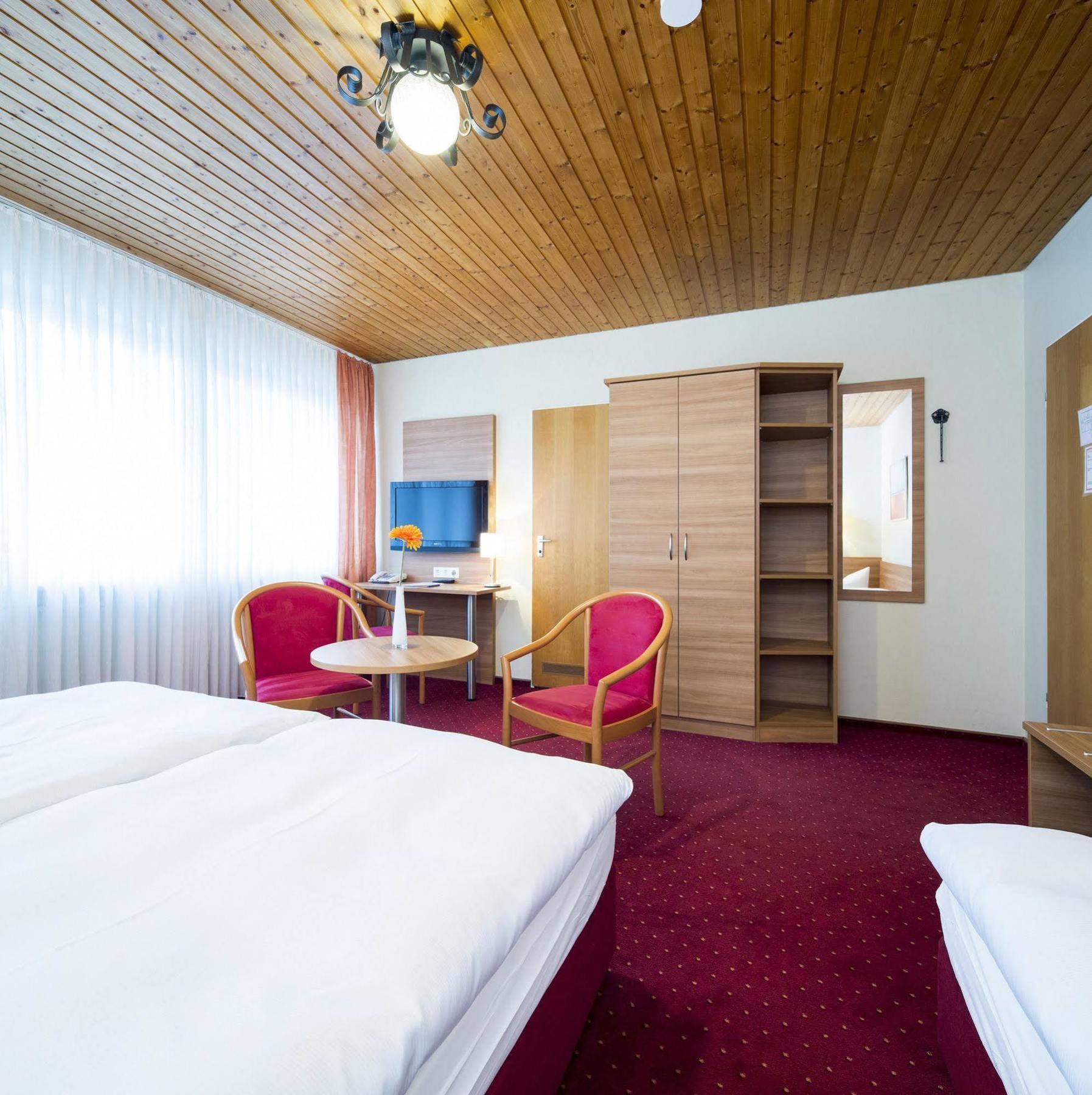 Nuernberger Trichter Hotel Exterior foto